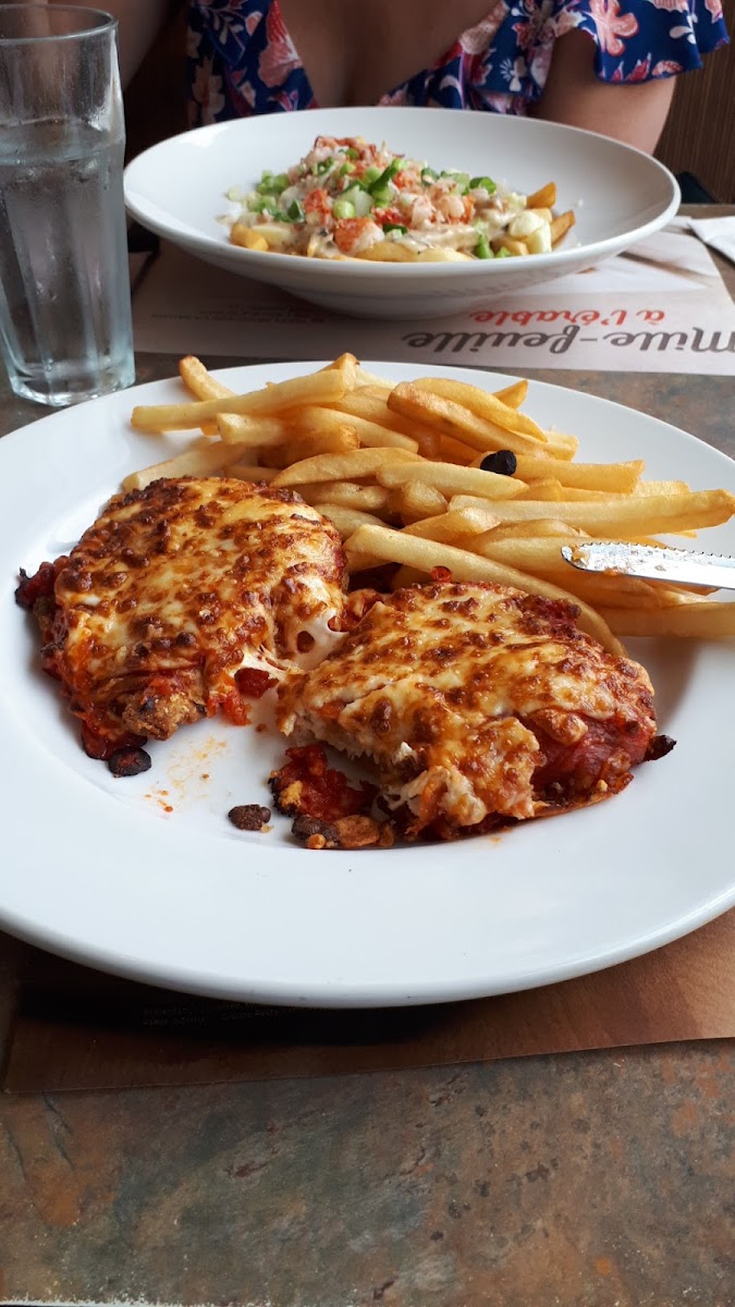 Toujours Mikes Amos-4